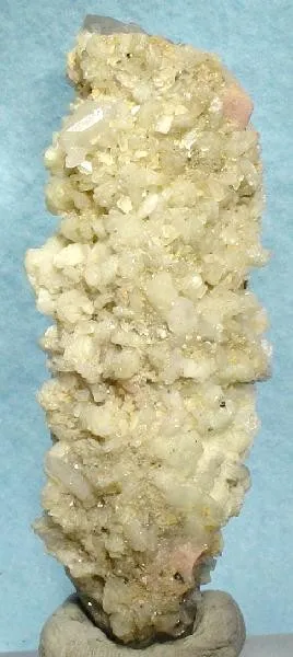 Bertrandite, Quartz, Rhodochrosite - image 1