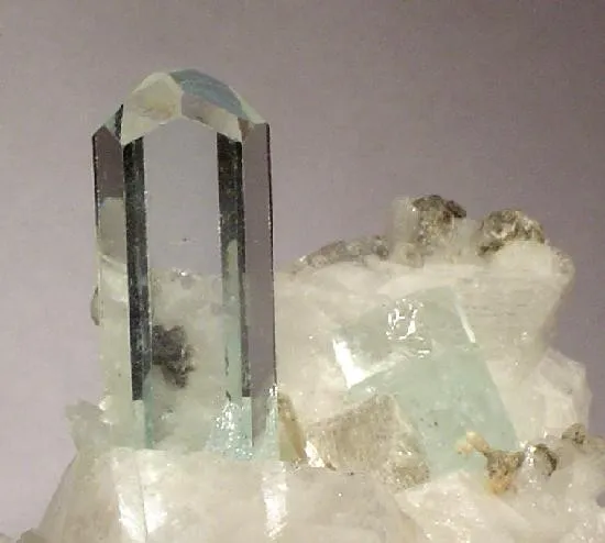 Beryl, Albite image