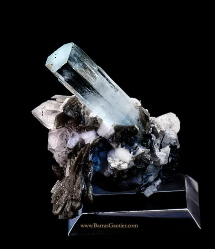 Beryl Aquamarine - Muscovite- Orthoclase- Tourmaline- Quartz - image 2
