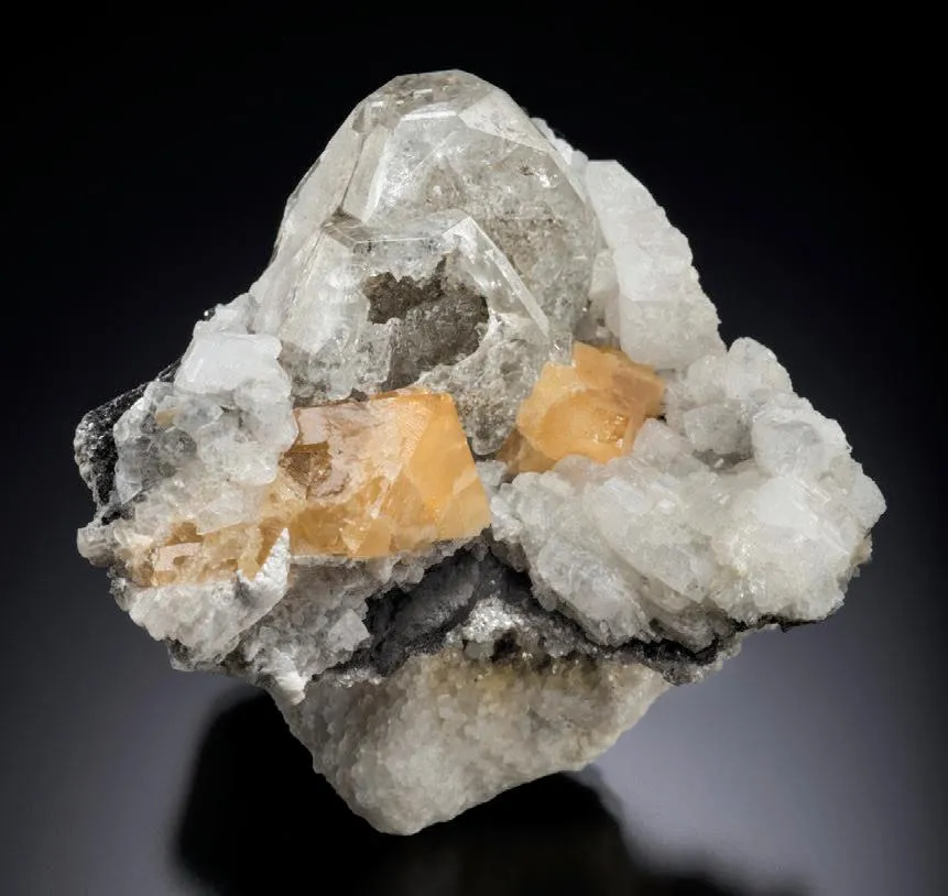 Beryl (etched), Scheelite, Elbaite, Albite image