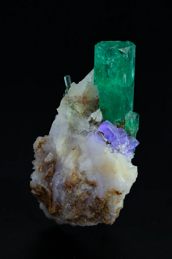 Beryl from Peña Blanca Mine, Boyacá Department, Colombia image