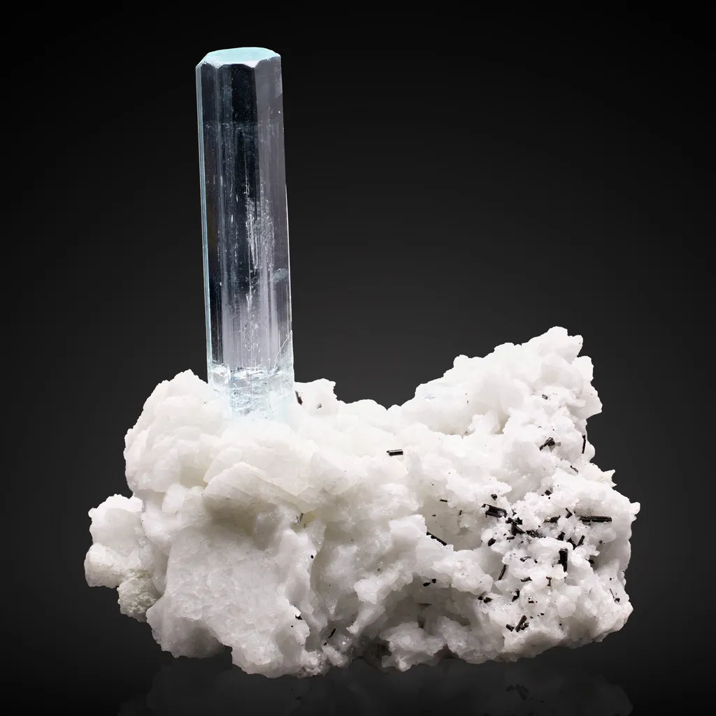 Beryl v. Aquamarine image