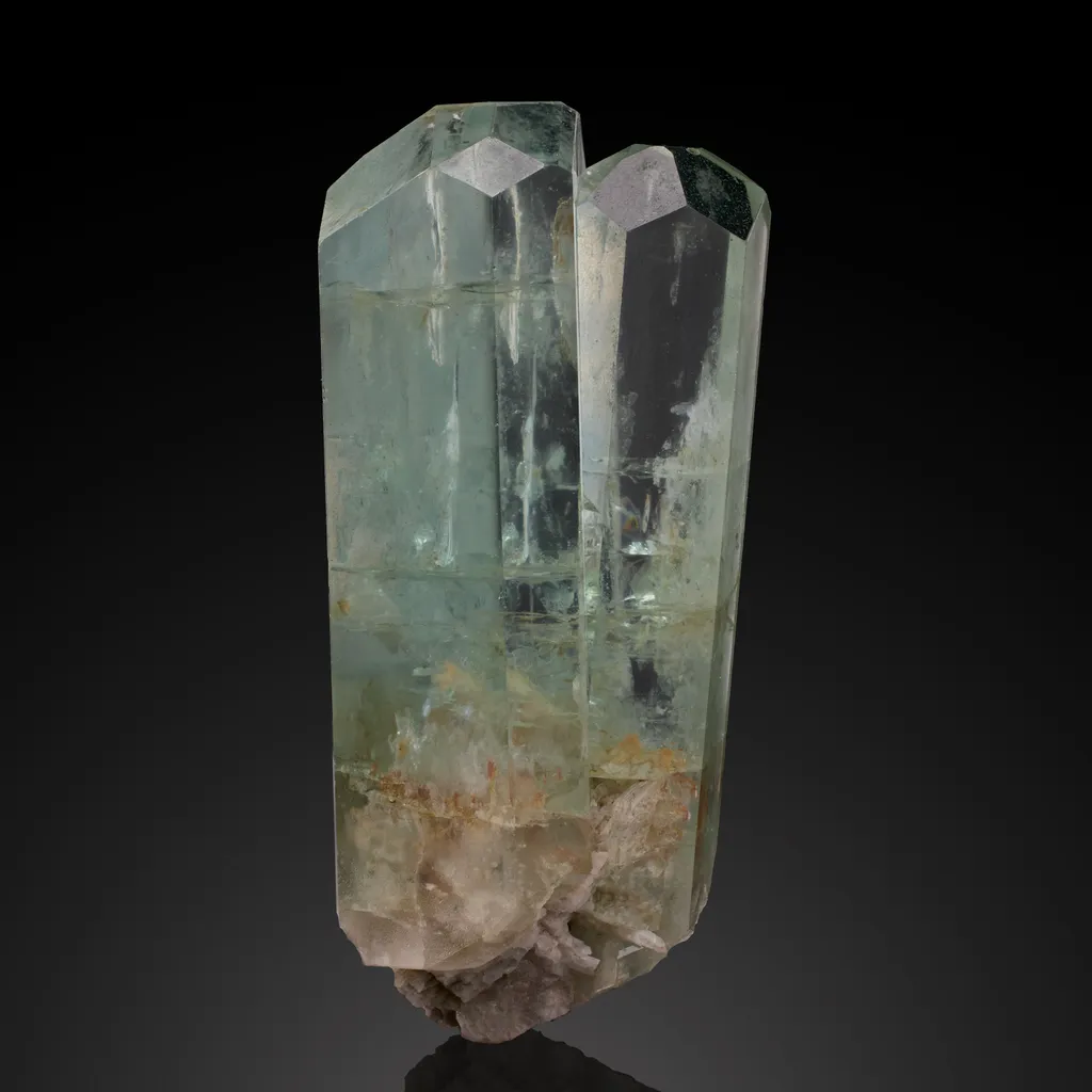 Beryl v. Aquamarine image