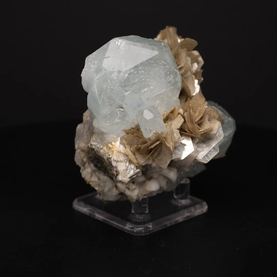 Beryl v. Aquamarine, Muscovite - image 2