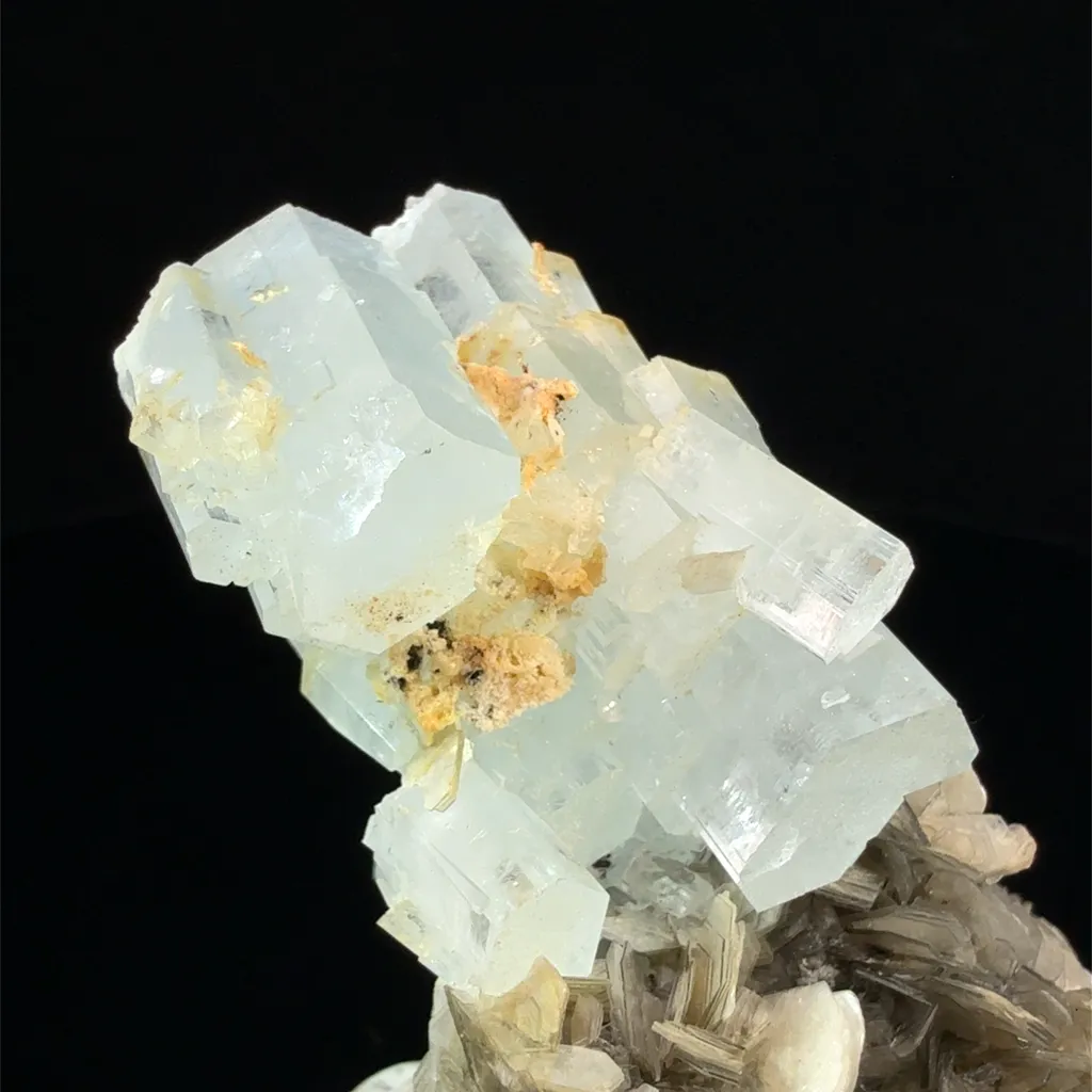 Beryl v. Aquamarine, Muscovite - Pakistan, Gilgit-Baltistan, Shigar District, Shigar Valley - image 4