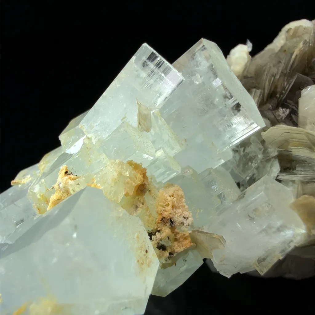 Beryl v. Aquamarine, Muscovite - Pakistan, Gilgit-Baltistan, Shigar District, Shigar Valley - image 6