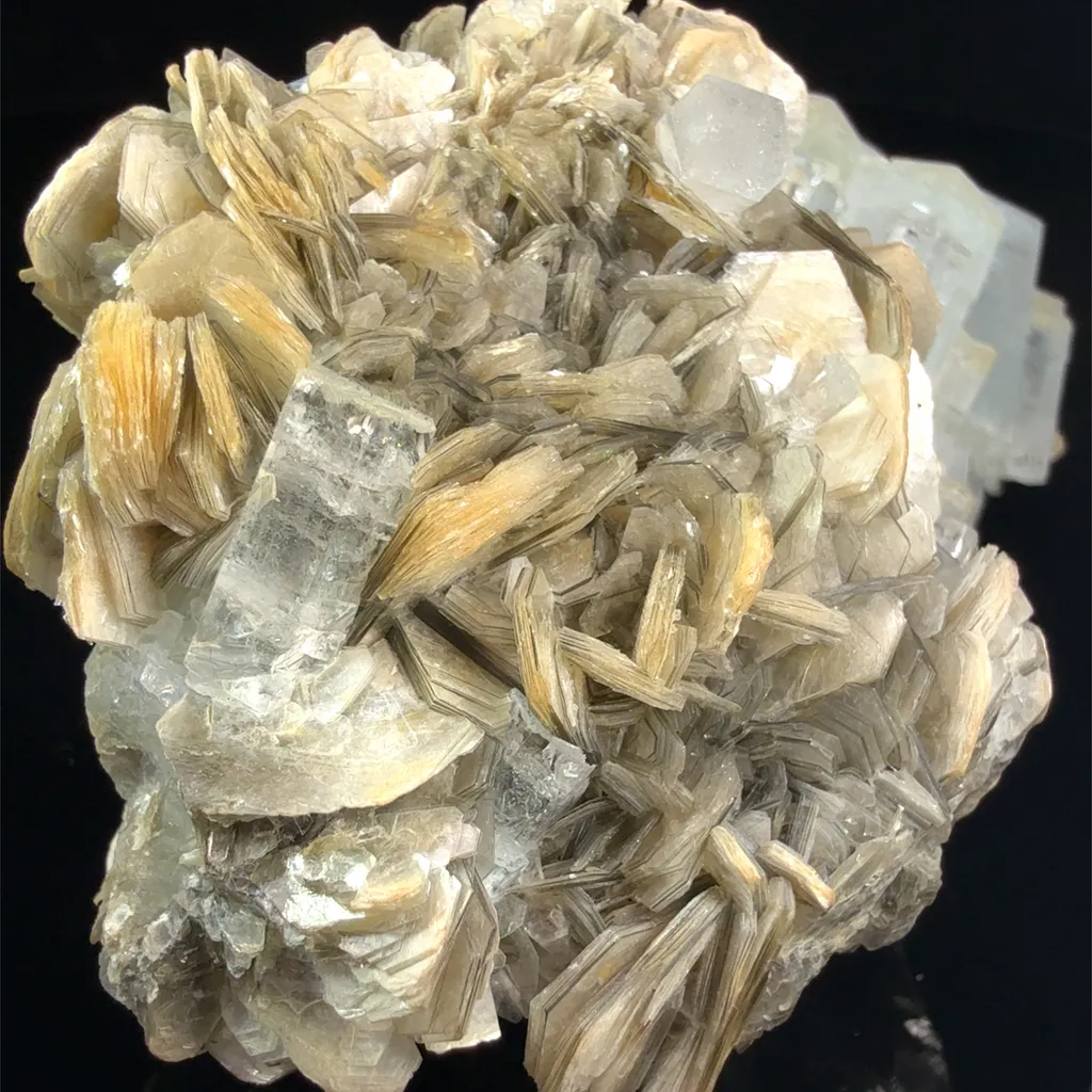 Beryl v. Aquamarine, Muscovite - Pakistan, Gilgit-Baltistan, Shigar District, Shigar Valley - image 9