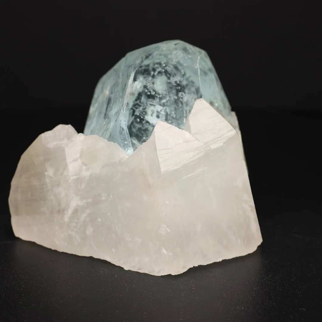 Beryl v. Aquamarine, Quartz - image 2