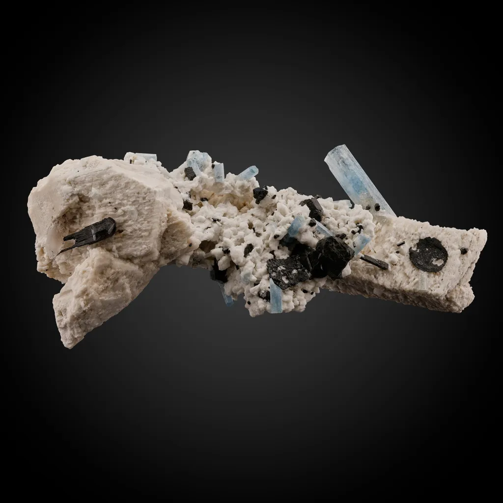Beryl v. Aquamarine, Schorl image