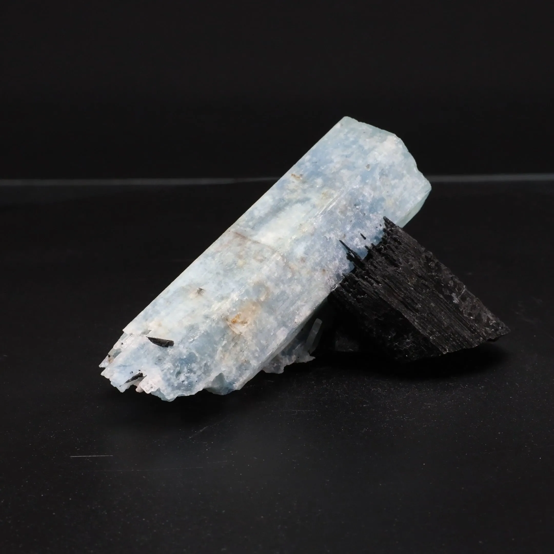 Beryl v. Aquamarine, Schorl - image 2