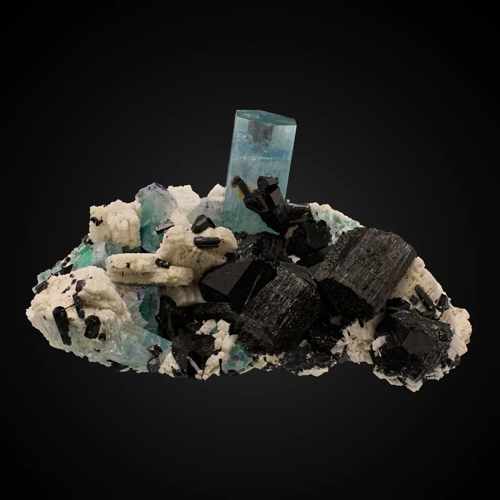 Beryl v. Aquamarine, Schorl, Fluorite image