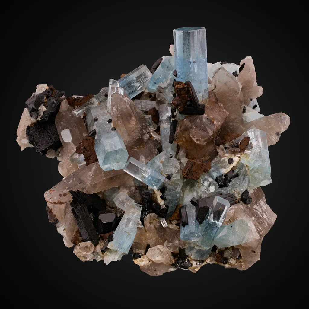 Beryl v. Aquamarine, Schorl, Quartz image