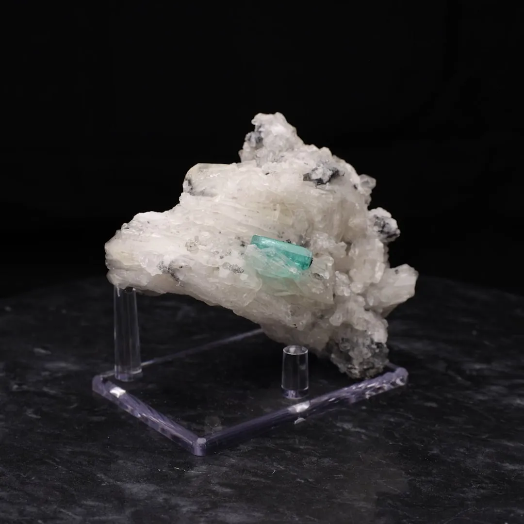 Beryl v. Emerald, Calcite - image 2