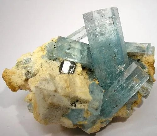 Beryl (Var: Aquamarine) image