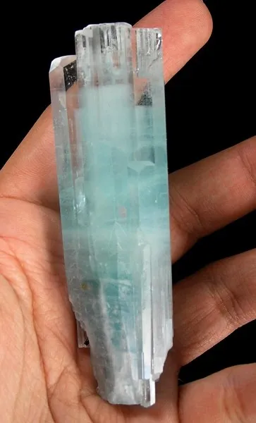 Beryl (Var: Aquamarine) image