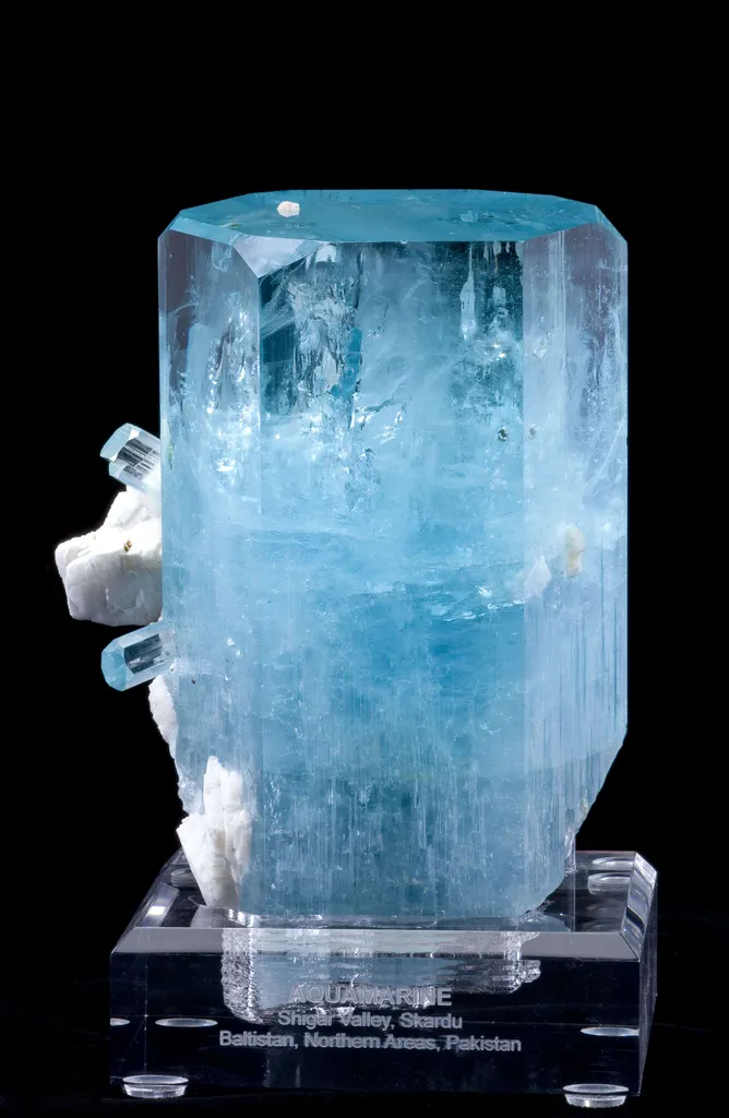 Beryl Var. Aquamarine image