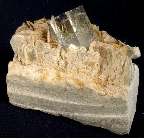 Beryl (Var: Aquamarine) image