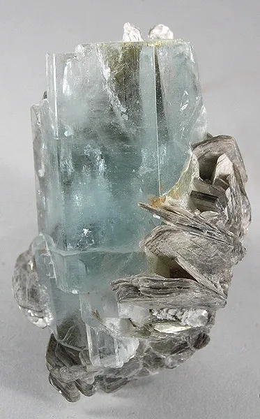 Beryl (Var: Aquamarine) image