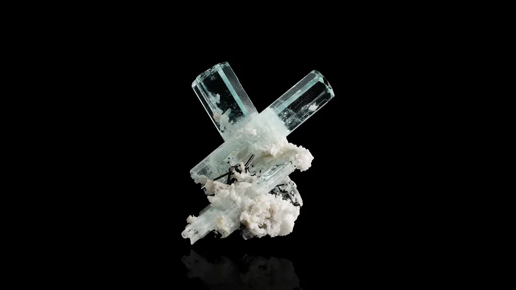 Beryl (var. Aquamarine) image