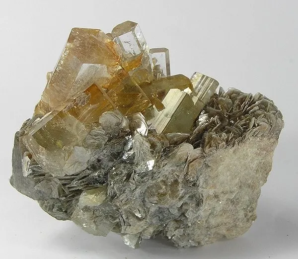 Beryl (Var: Aquamarine) image