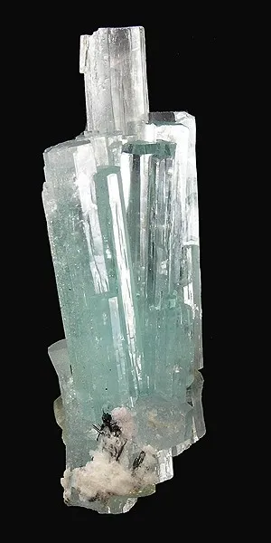Beryl (Var: Aquamarine) image