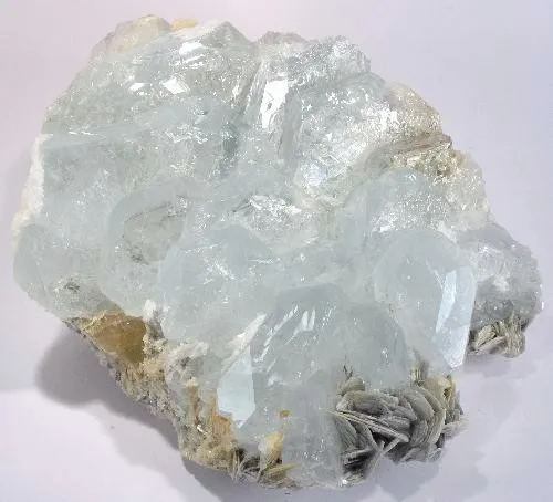 Beryl (Var: Aquamarine) image