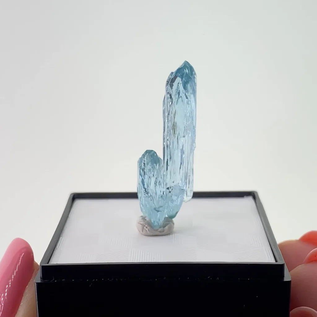 Beryl var. Aquamarine - image 2