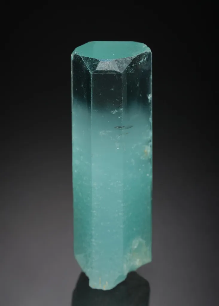 Beryl var. Aquamarine image