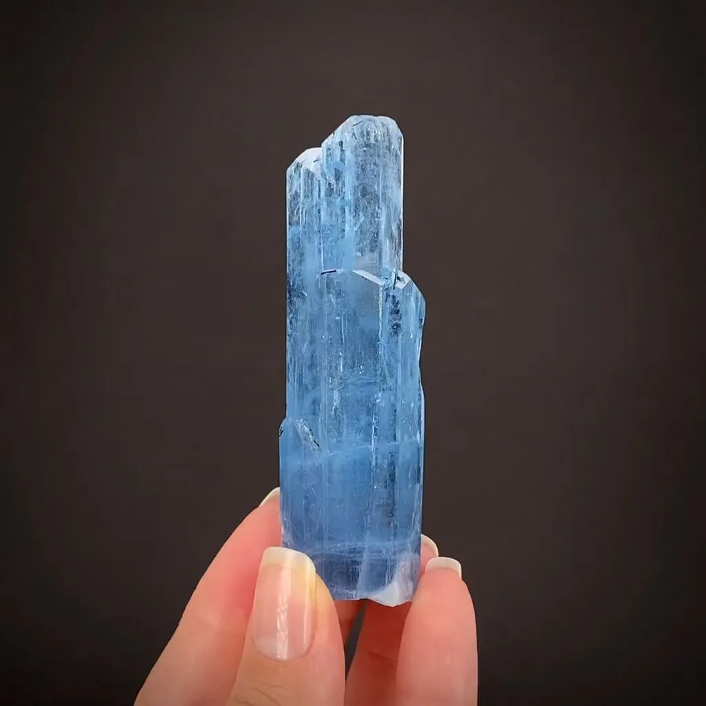 Beryl var. Aquamarine image