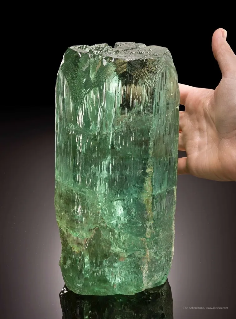 Beryl Var. Aquamarine image