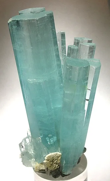 Beryl (Var: Aquamarine) image