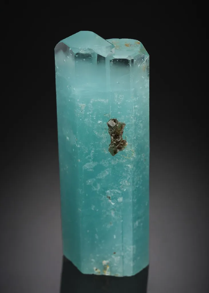 Beryl var. Aquamarine image