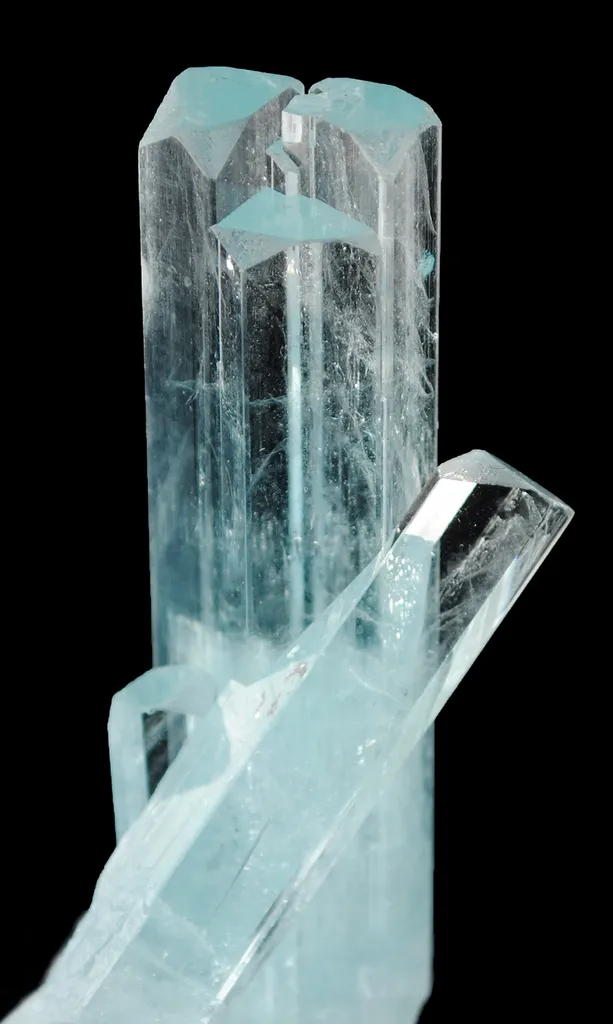Beryl Var. Aquamarine - image 3