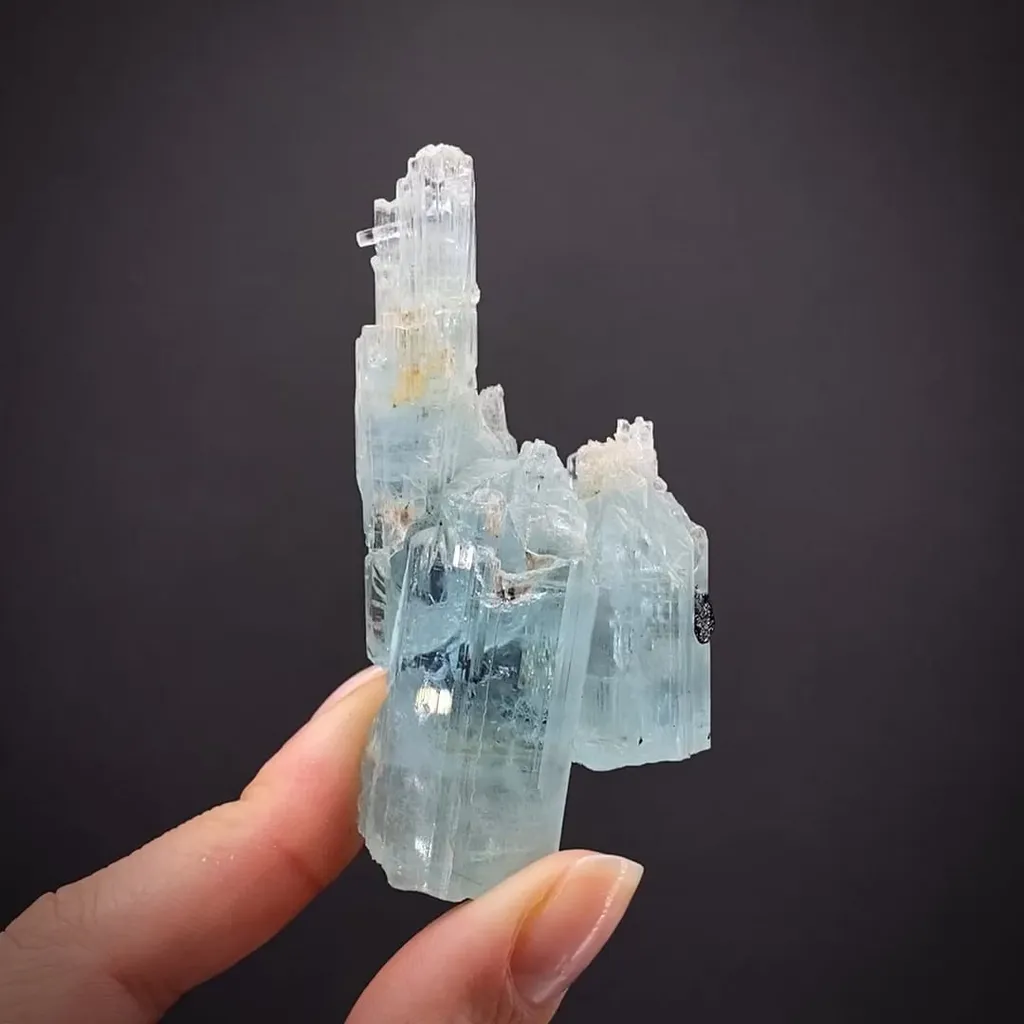 Beryl var. Aquamarine image