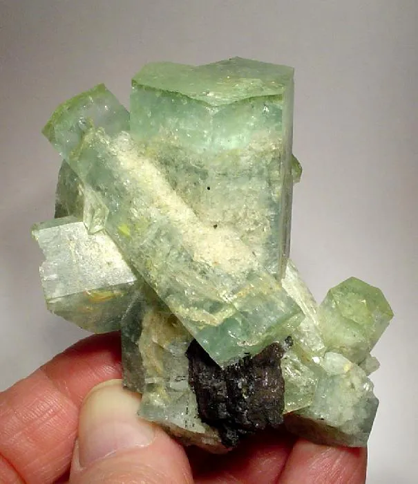 Beryl (Var: Aquamarine) image