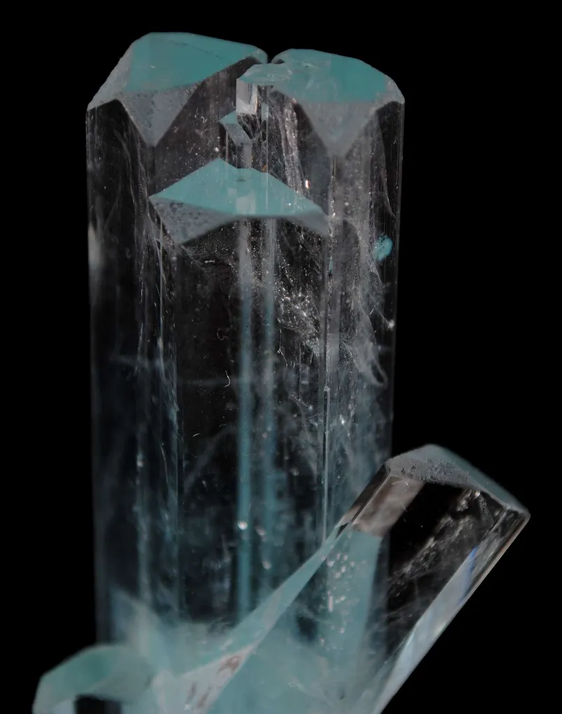 Beryl Var. Aquamarine - image 2