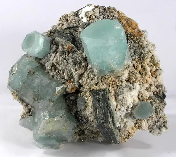 Beryl (Var: Aquamarine) image