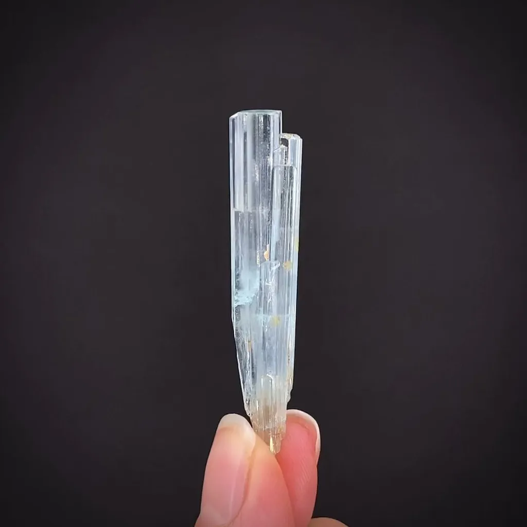 Beryl var. Aquamarine image