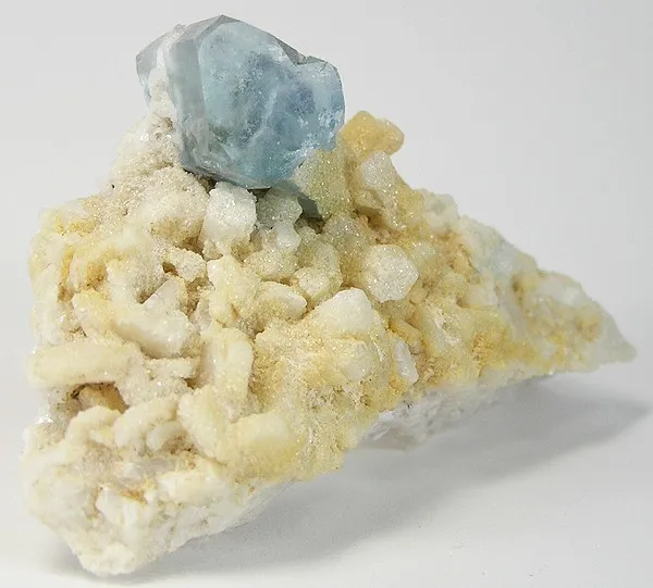Beryl (Var: Aquamarine) image