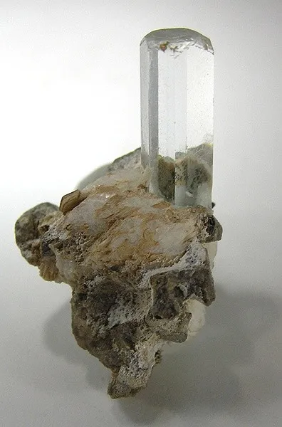 Beryl (Var: Aquamarine) image