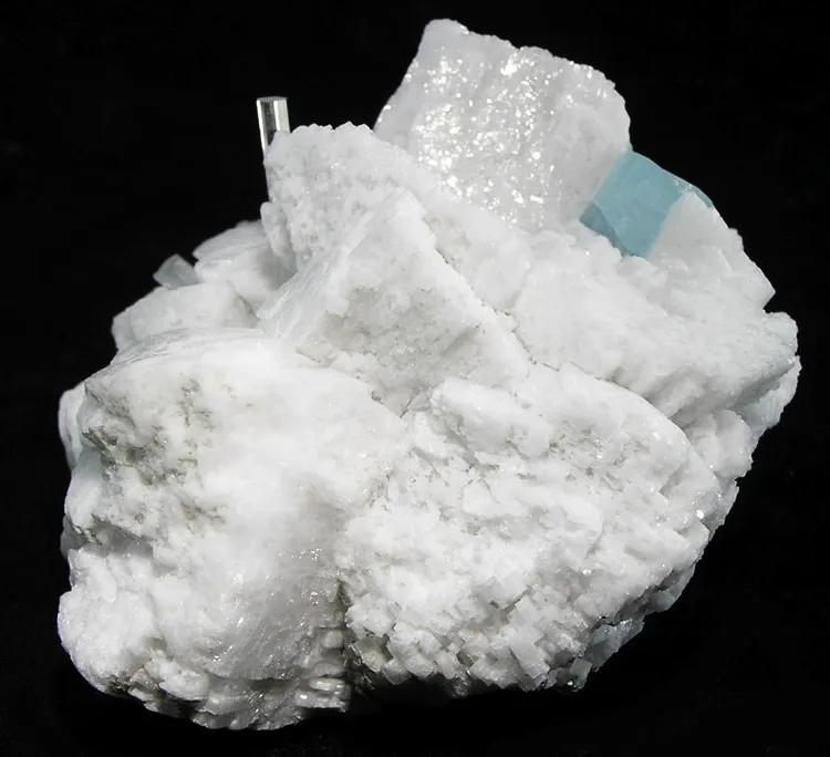 Beryl (Var: Aquamarine), Albite image