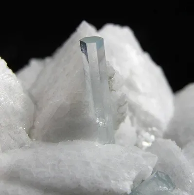 Beryl (Var: Aquamarine), Albite - image 2