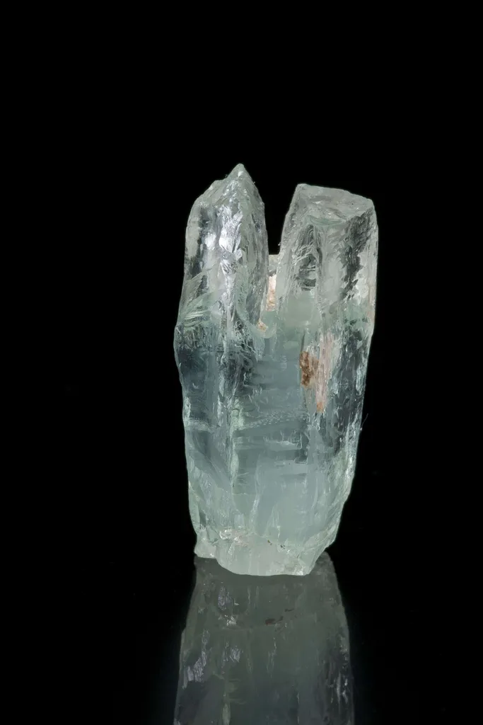 Beryl Var. Aquamarine image