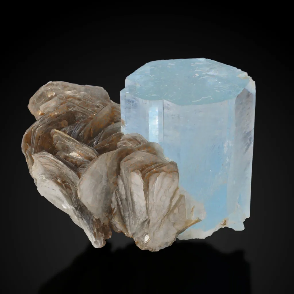 Beryl Var. Aquamarine image