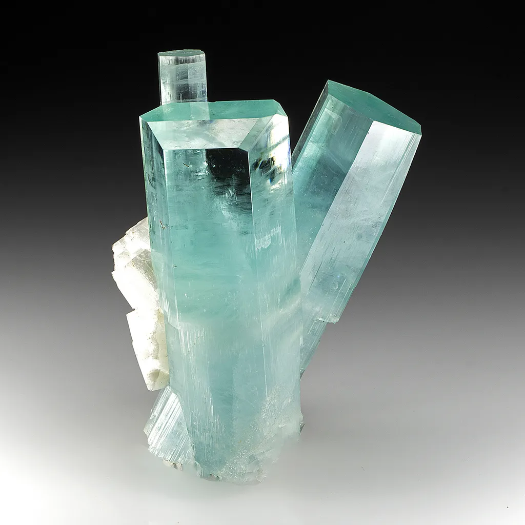 Beryl var. Aquamarine image