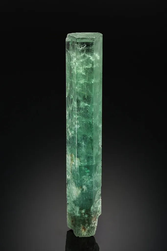 Beryl Var. Aquamarine image