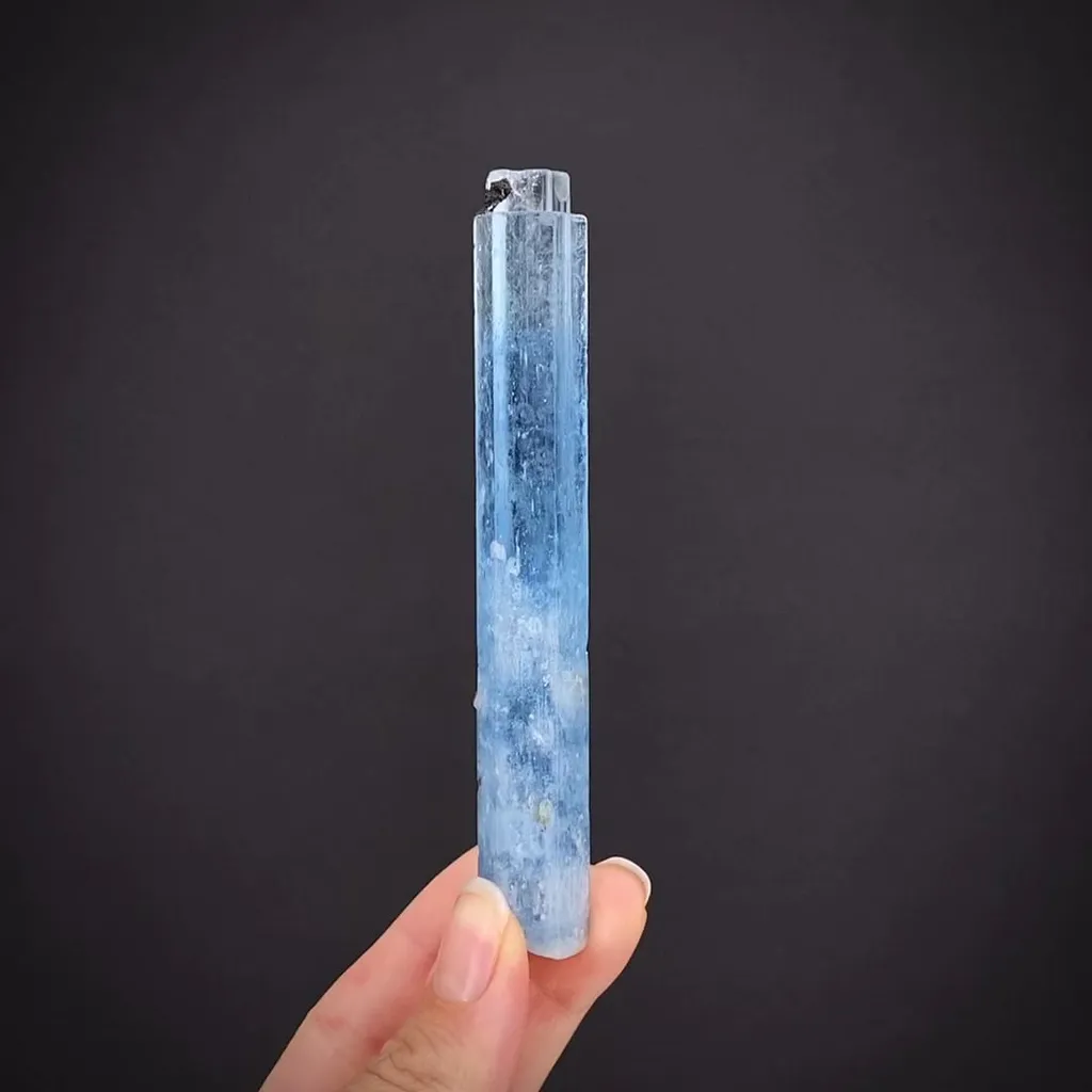 Beryl var. Aquamarine image