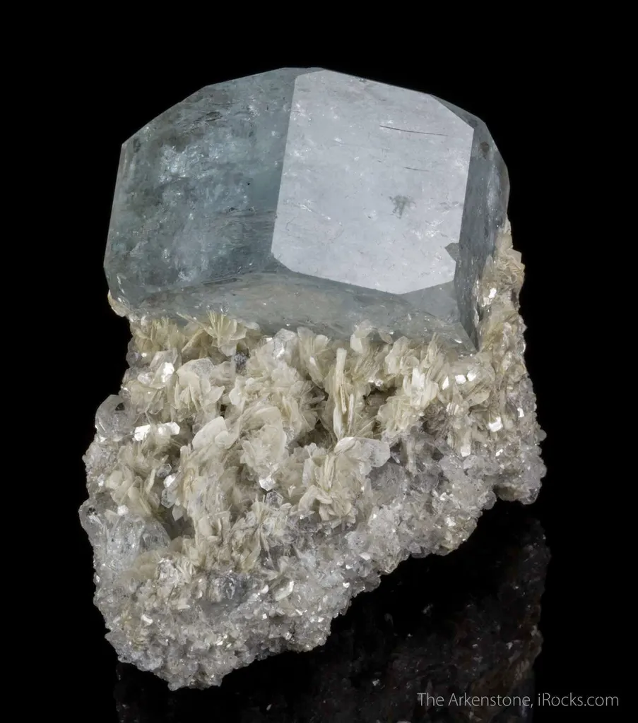 Beryl (Var: Aquamarine) image