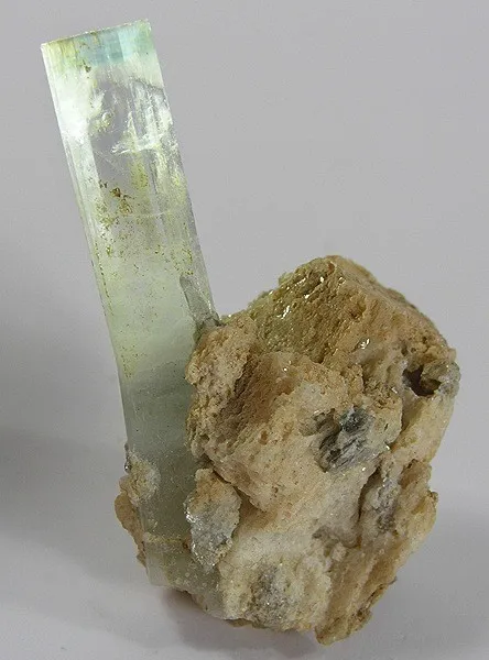 Beryl (Var: Aquamarine) image