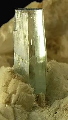 Beryl (Var: Aquamarine), Feldspar Group, Quartz - image 2